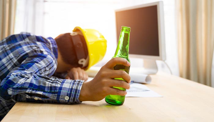 Feed%2fimages%2fs2chyid85msmur1lggxtpqckkawlreunder%20the%20influence%20of%20alcohol%20%40%20work%2006